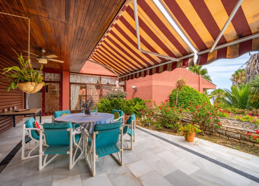 Resale - House - Detached Villa - Estepona - Estepona Centro