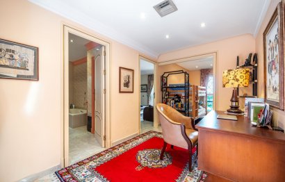 Resale - House - Detached Villa - Estepona - Estepona Centro