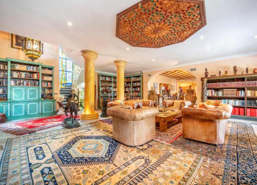 Resale - House - Detached Villa - Estepona - Estepona Centro