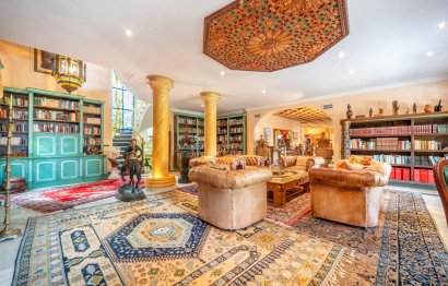 Resale - House - Detached Villa - Estepona - Estepona Centro