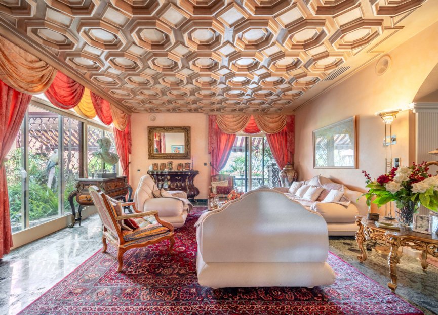 Resale - House - Detached Villa - Estepona - Estepona Centro