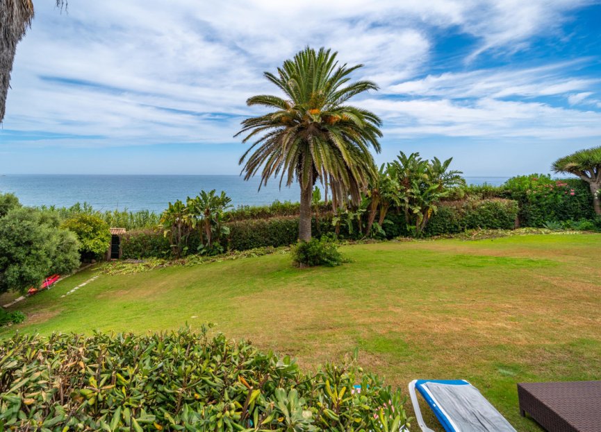 Resale - House - Detached Villa - Estepona - Estepona Centro