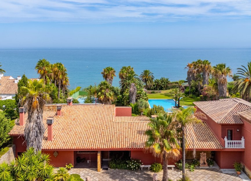 Resale - House - Detached Villa - Estepona - Estepona Centro