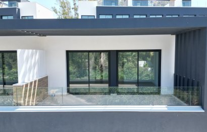 Resale - House - Semi-Detached House - Estepona - Estepona Centro