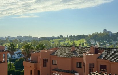 Resale - Apartment - Middle Floor Apartment - Benahavís - Benahavís Centro