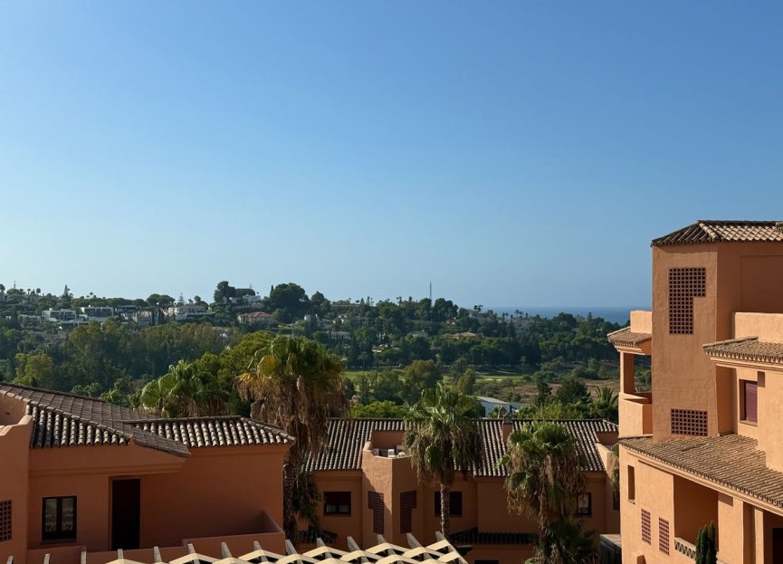 Resale - Apartment - Middle Floor Apartment - Benahavís - Benahavís Centro