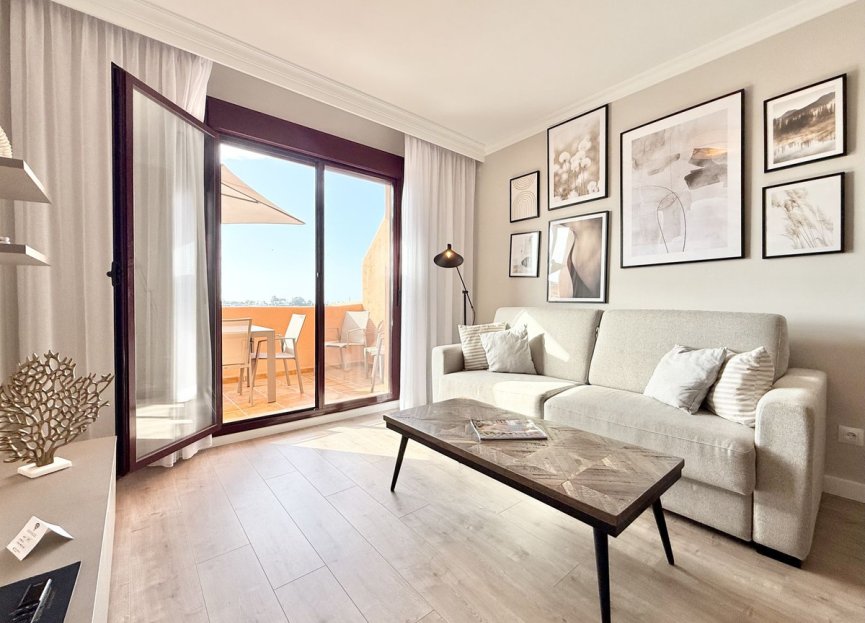 Resale - Apartment - Middle Floor Apartment - Benahavís - Benahavís Centro