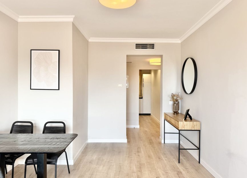 Resale - Apartment - Middle Floor Apartment - Benahavís - Benahavís Centro