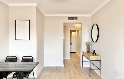 Resale - Apartment - Middle Floor Apartment - Benahavís - Benahavís Centro