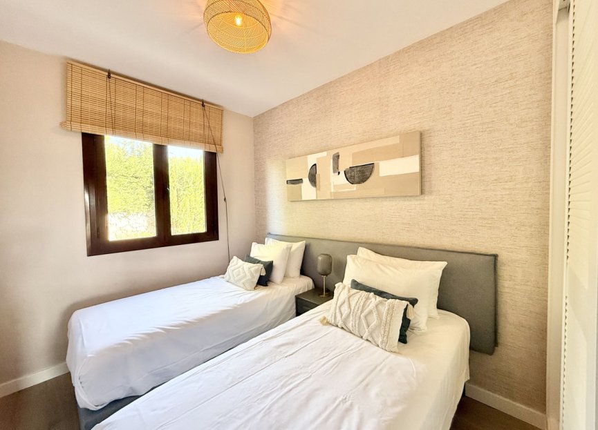 Resale - Apartment - Middle Floor Apartment - Benahavís - Benahavís Centro