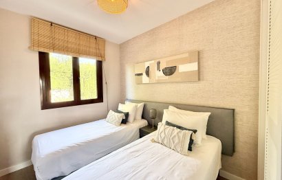 Resale - Apartment - Middle Floor Apartment - Benahavís - Benahavís Centro