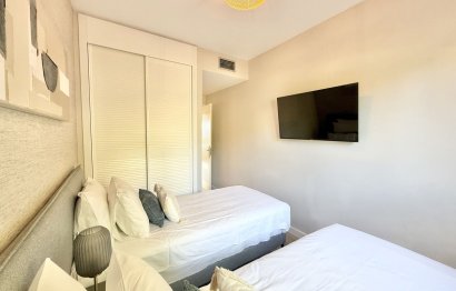 Resale - Apartment - Middle Floor Apartment - Benahavís - Benahavís Centro