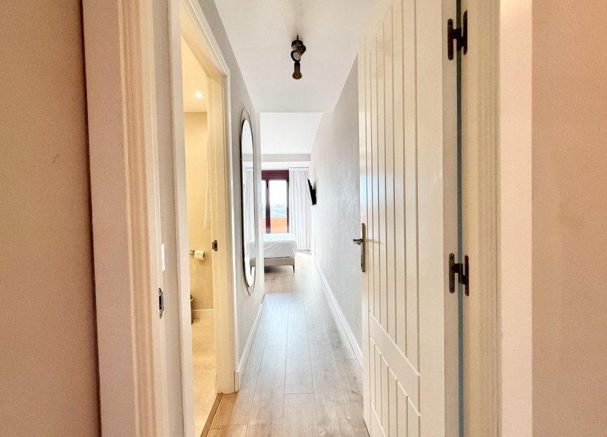 Resale - Apartment - Middle Floor Apartment - Benahavís - Benahavís Centro