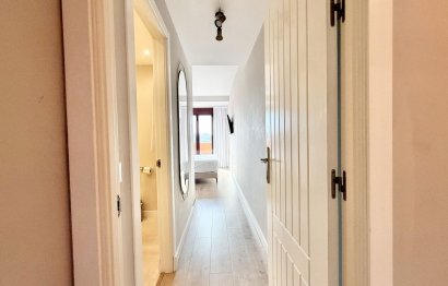 Resale - Apartment - Middle Floor Apartment - Benahavís - Benahavís Centro