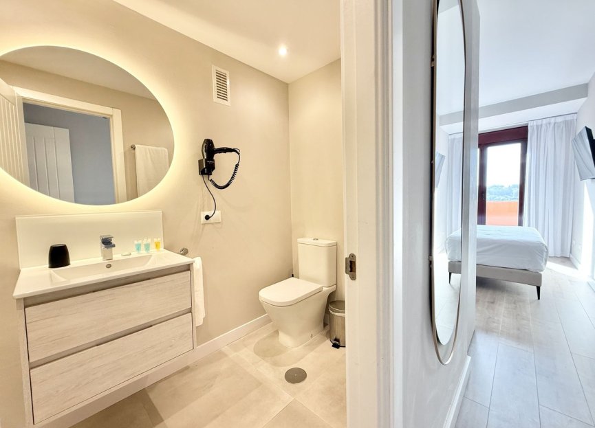 Resale - Apartment - Middle Floor Apartment - Benahavís - Benahavís Centro