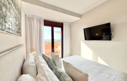 Resale - Apartment - Middle Floor Apartment - Benahavís - Benahavís Centro