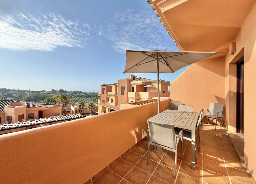 Resale - Apartment - Middle Floor Apartment - Benahavís - Benahavís Centro