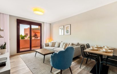 Resale - Apartment - Middle Floor Apartment - Benahavís - Benahavís Centro