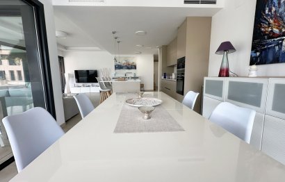 Resale - Apartment - Middle Floor Apartment - Estepona - Estepona Centro