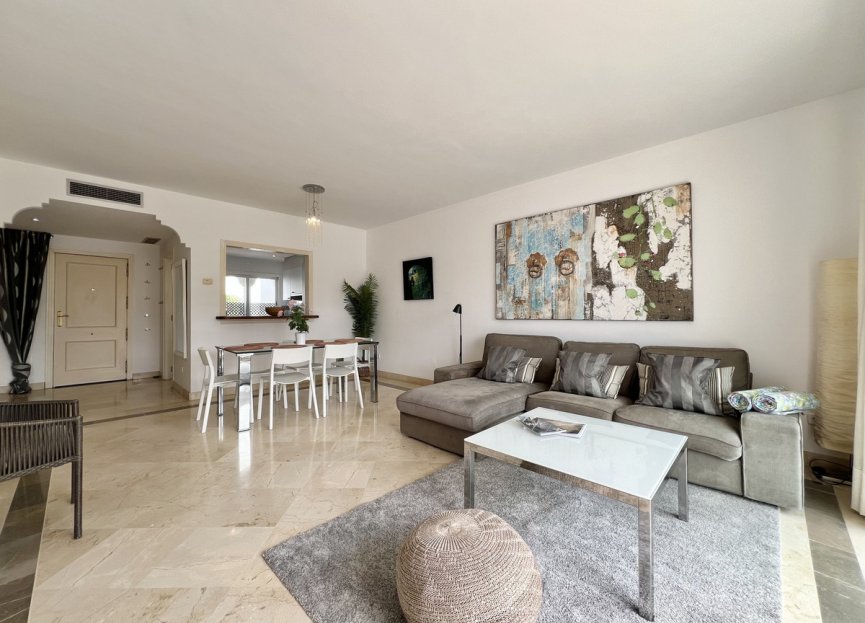 Resale - Apartment - Top Floor Apartment - Estepona - El Presidente