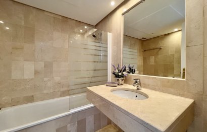 Resale - Apartment - Top Floor Apartment - Estepona - El Presidente