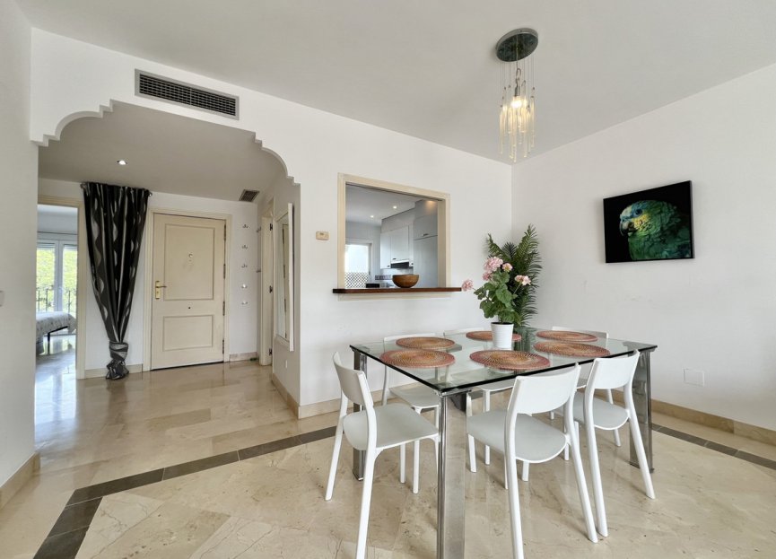 Resale - Apartment - Top Floor Apartment - Estepona - El Presidente