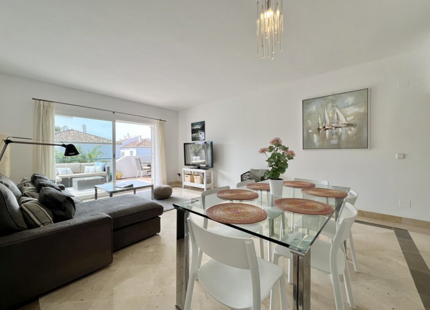 Resale - Apartment - Top Floor Apartment - Estepona - El Presidente