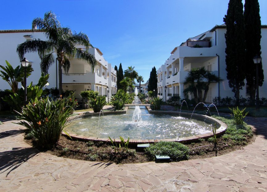 Resale - Apartment - Top Floor Apartment - Estepona - El Presidente