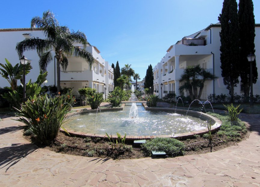 Resale - Apartment - Top Floor Apartment - Estepona - El Presidente