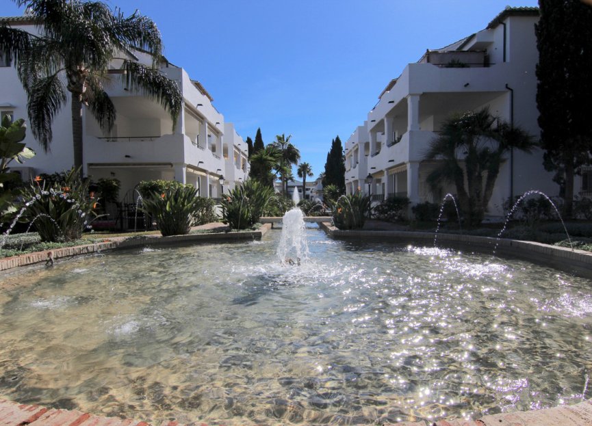 Resale - Apartment - Top Floor Apartment - Estepona - El Presidente