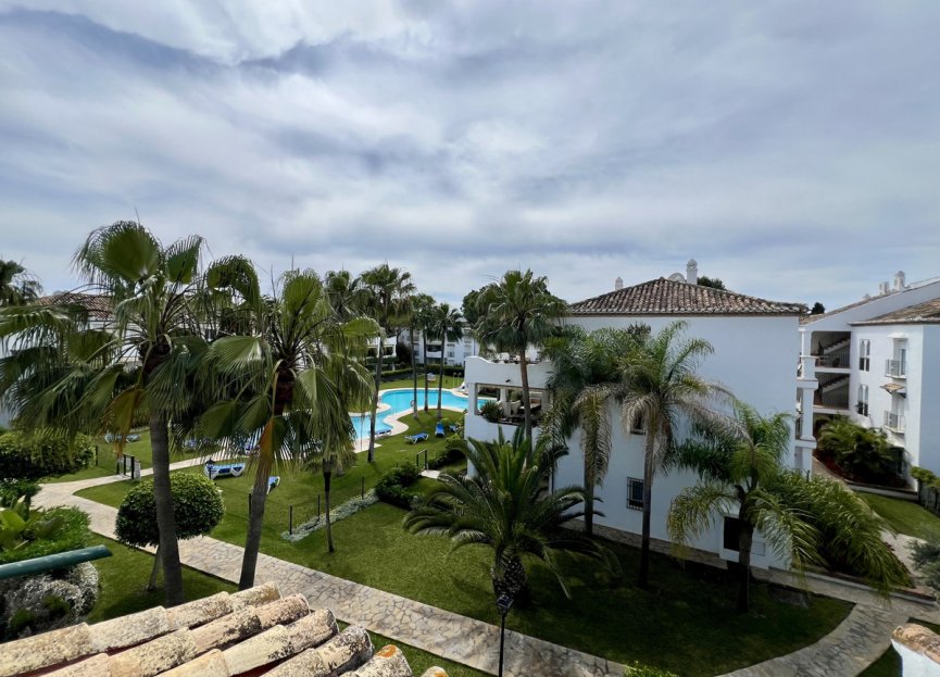 Resale - Apartment - Top Floor Apartment - Estepona - El Presidente