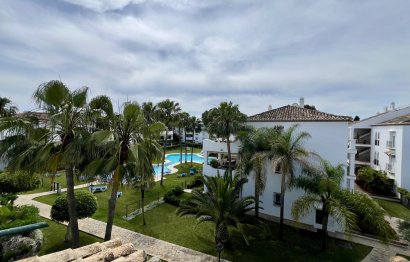 Resale - Apartment - Top Floor Apartment - Estepona - El Presidente