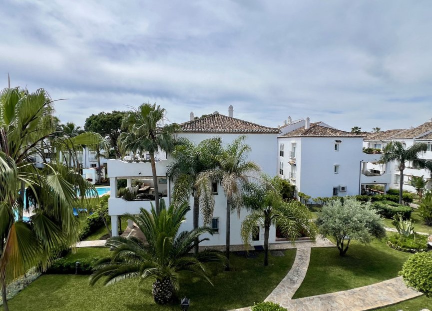 Resale - Apartment - Top Floor Apartment - Estepona - El Presidente