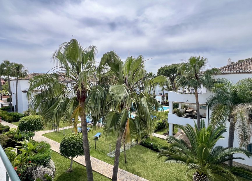 Resale - Apartment - Top Floor Apartment - Estepona - El Presidente