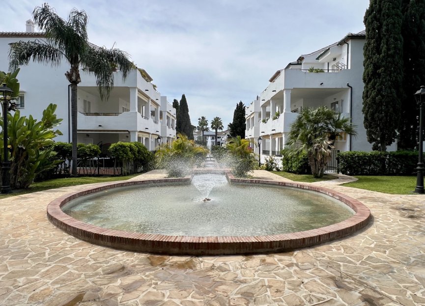 Resale - Apartment - Top Floor Apartment - Estepona - El Presidente
