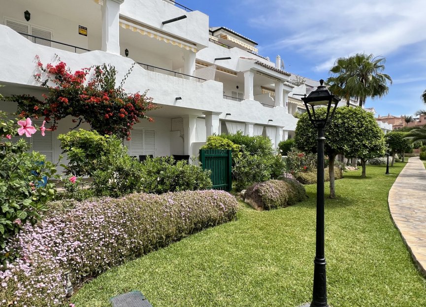 Resale - Apartment - Top Floor Apartment - Estepona - El Presidente