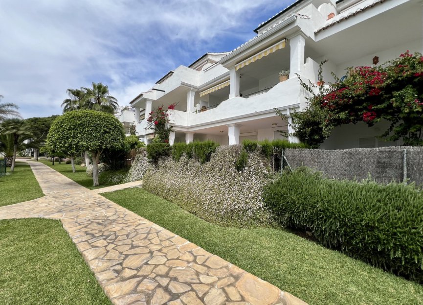 Resale - Apartment - Top Floor Apartment - Estepona - El Presidente