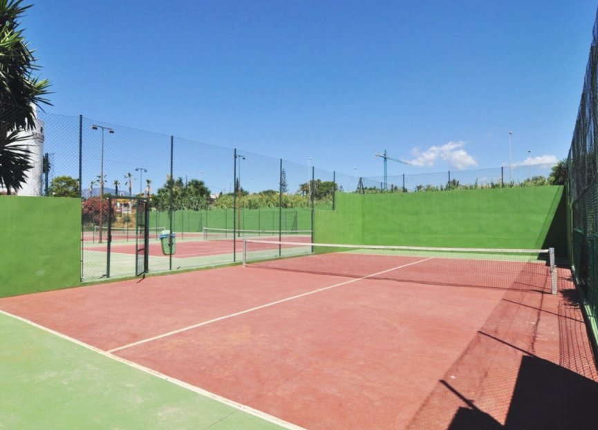 Resale - Apartment - Top Floor Apartment - Estepona - El Presidente