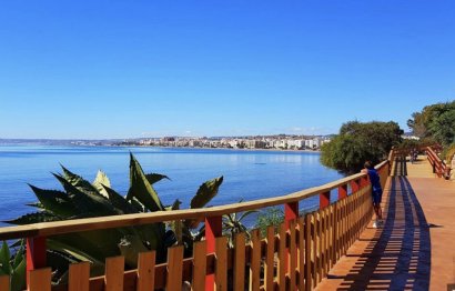 Resale - Apartment - Top Floor Apartment - Estepona - El Presidente