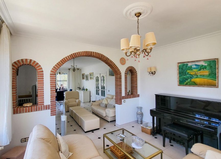Resale - House - Detached Villa - Marbella - Elviria