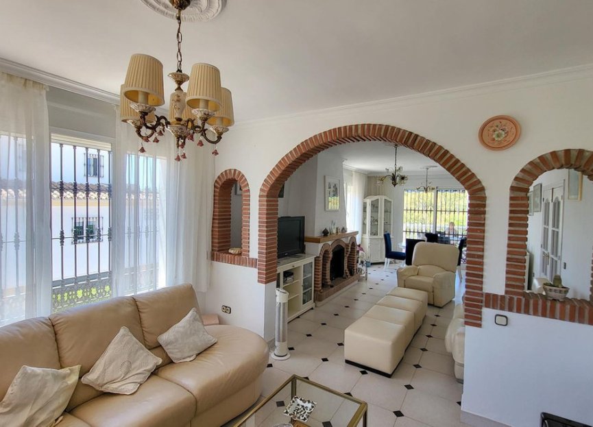 Resale - House - Detached Villa - Marbella - Elviria
