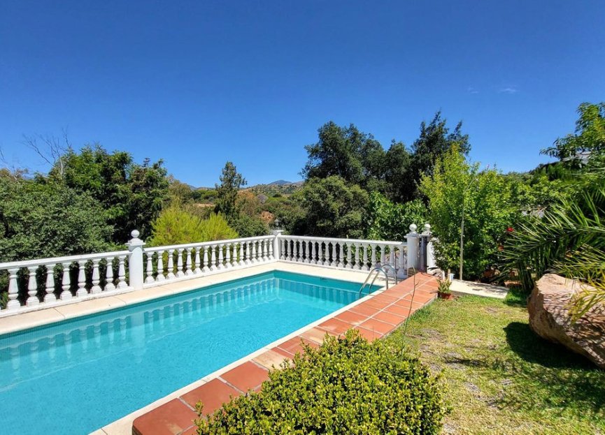 Resale - House - Detached Villa - Marbella - Elviria