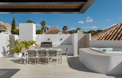 Resale - House - Detached Villa - Marbella - Nueva Andalucia