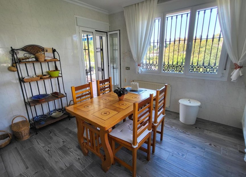 Resale - House - Detached Villa - Marbella - Elviria