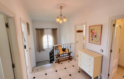 Resale - House - Detached Villa - Marbella - Elviria