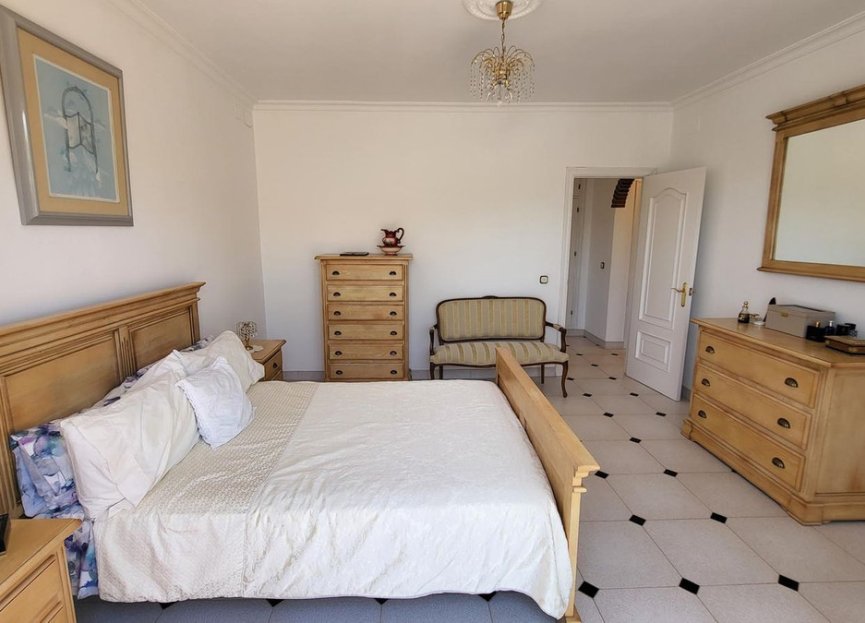 Resale - House - Detached Villa - Marbella - Elviria