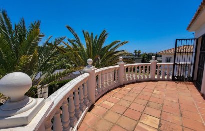 Resale - House - Detached Villa - Marbella - Elviria