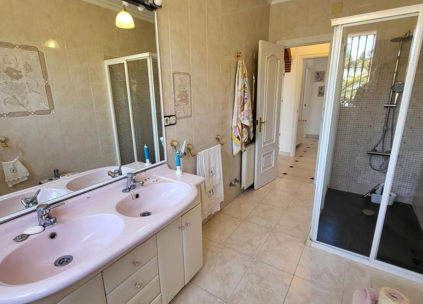 Resale - House - Detached Villa - Marbella - Elviria