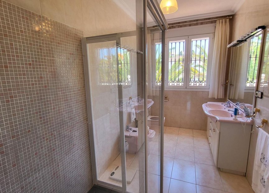 Resale - House - Detached Villa - Marbella - Elviria