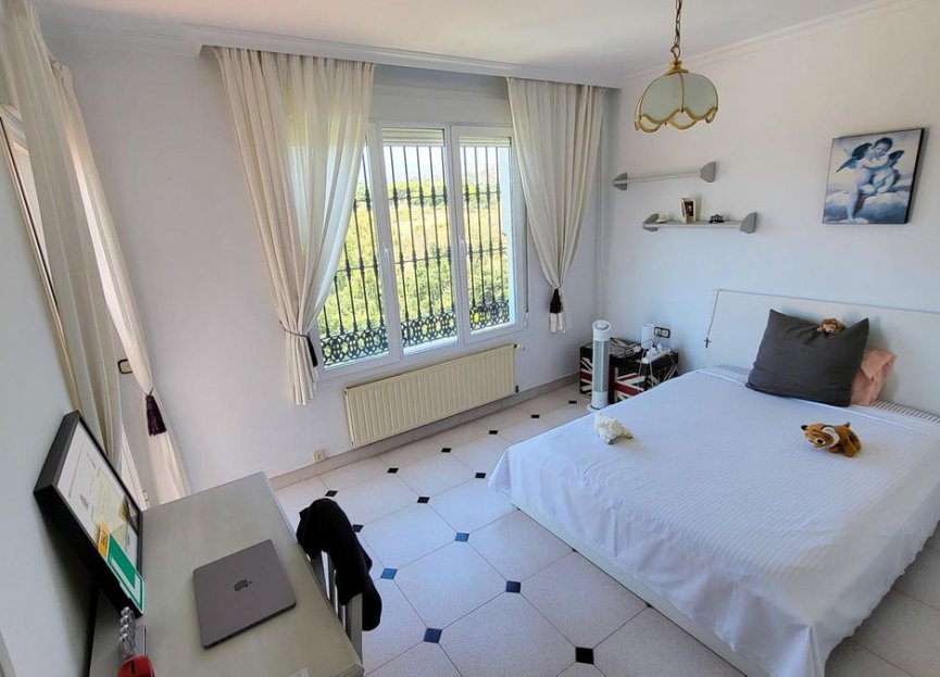 Resale - House - Detached Villa - Marbella - Elviria